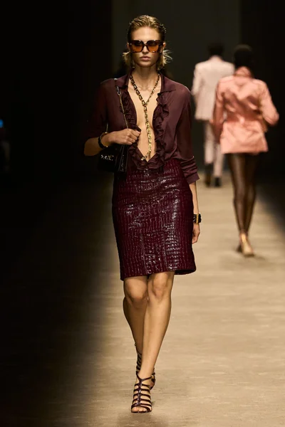 Look 32